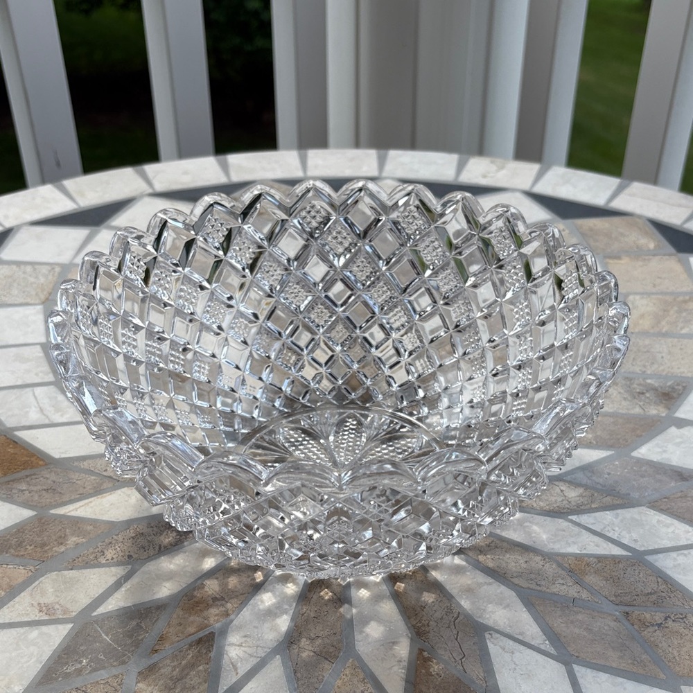 Elegant Crystal Serveware Bowl